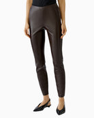 Oui Chasey leggings in dark brown leather-look fabric