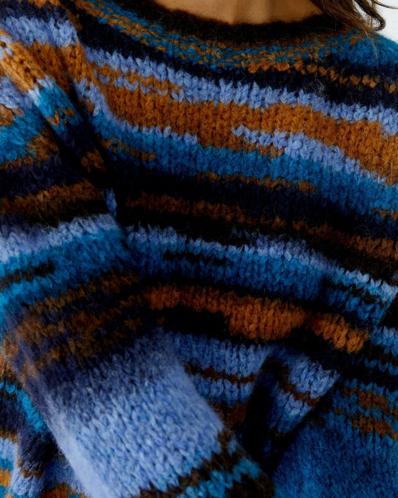 Close-up of crew neckline and colour contrast detail