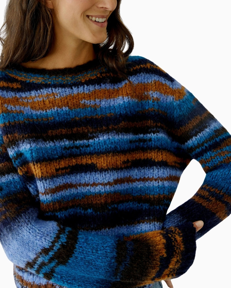 Close-up of crew neckline and colour contrast detail