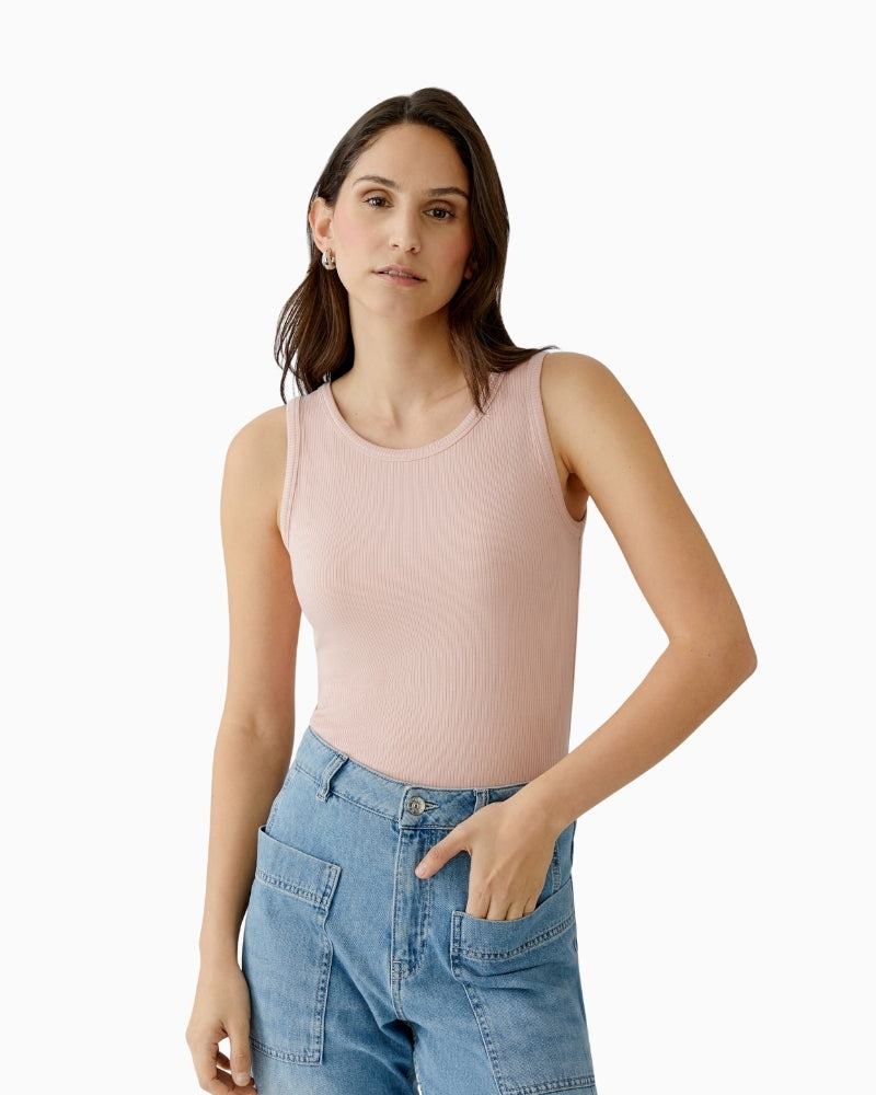 Oui Filiz ribbed top blush front view woman wearing – Áines Boutique