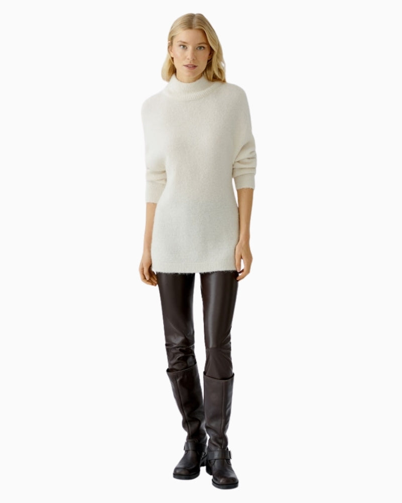 Oui whitecap gray long pullover styled with slim trousers