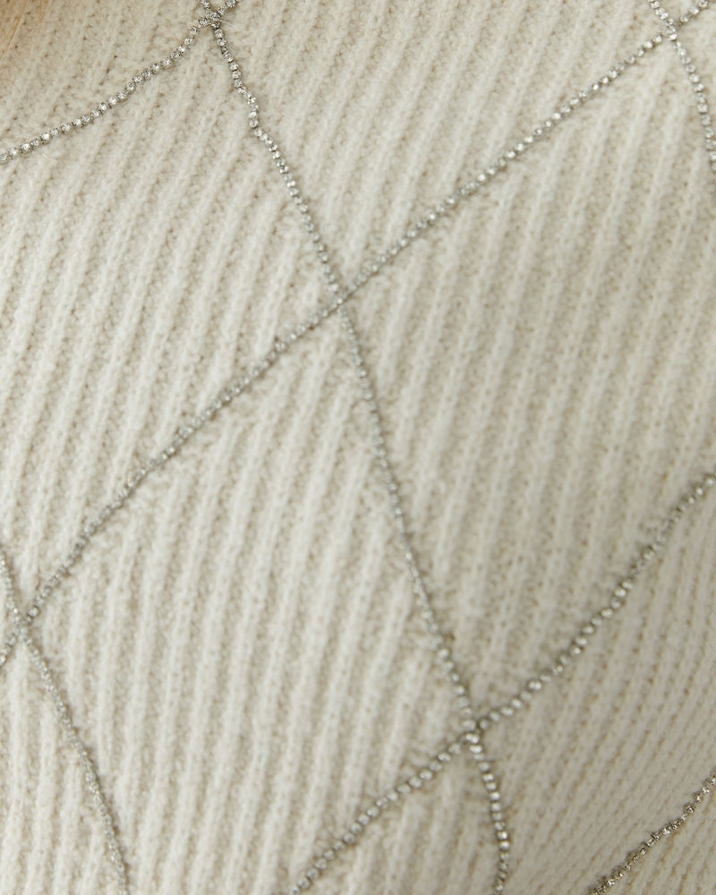 Close-up of Oui diamond knit and decorative chain detail – Áines Boutique