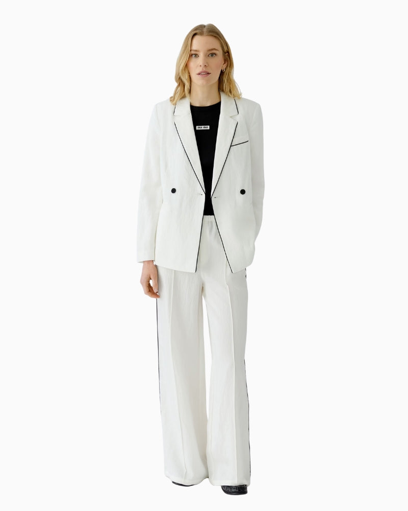 Oui Blazer in Off White front view