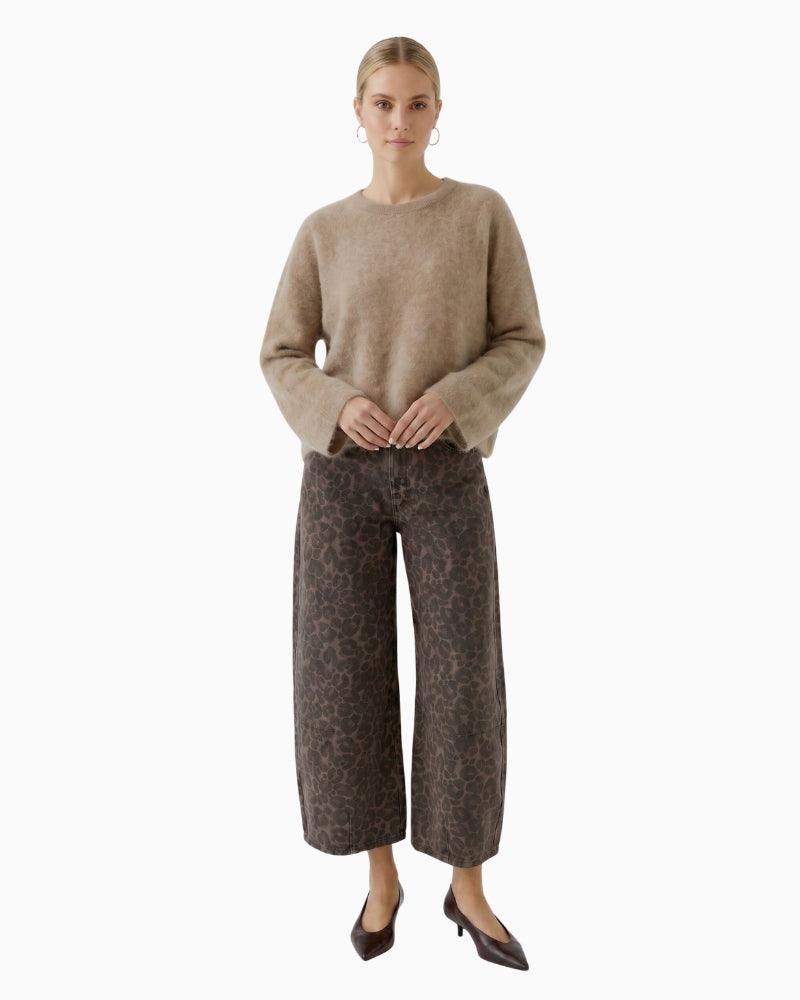 Oui Cashmere Pullover in Beige styled view