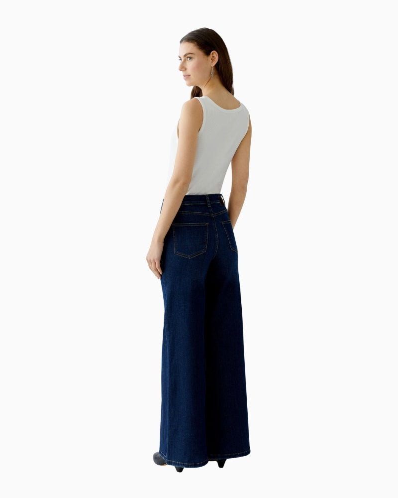 Back view of Oui high-waisted wide-leg jeans in stretch denim