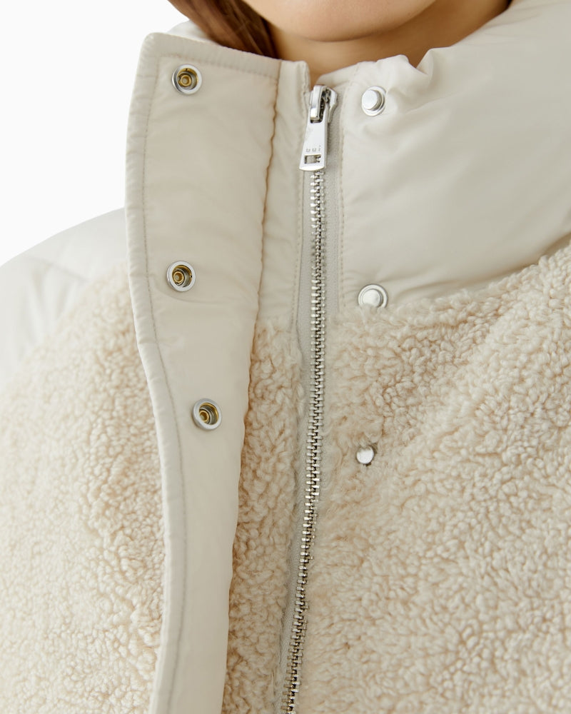 Oui Puffer Jacket in Light Beige close-up detail