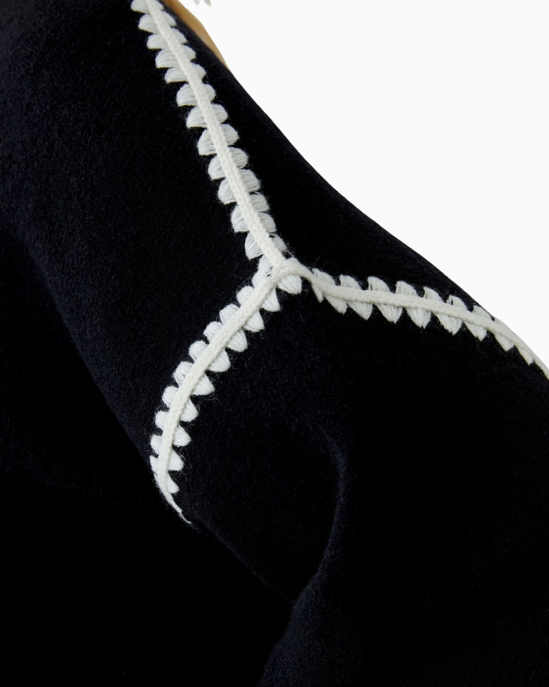 Oui Pullover in black embroidered seam detail