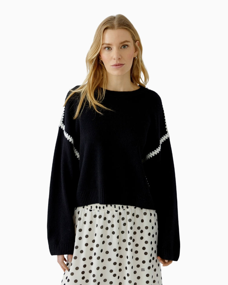 Oui Pullover in black front view