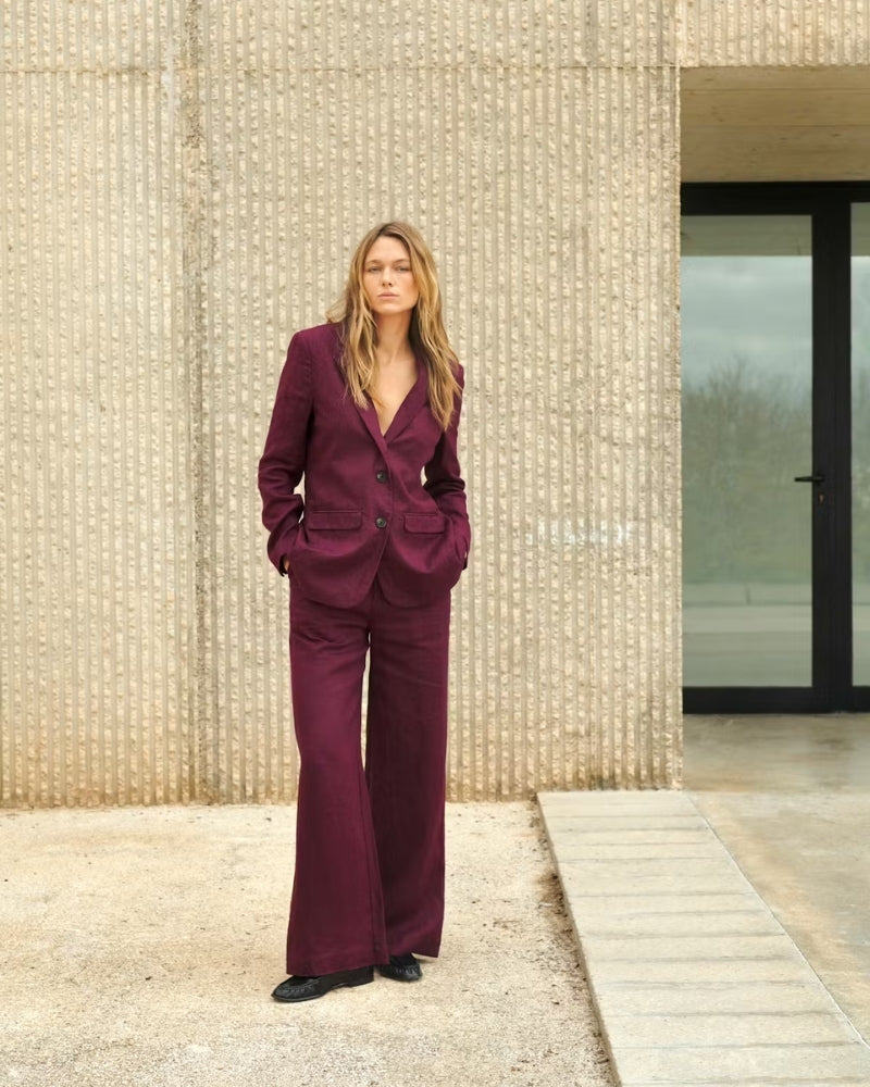 Woman wearing Part Two Ninnes linen trousers – Áines Boutique