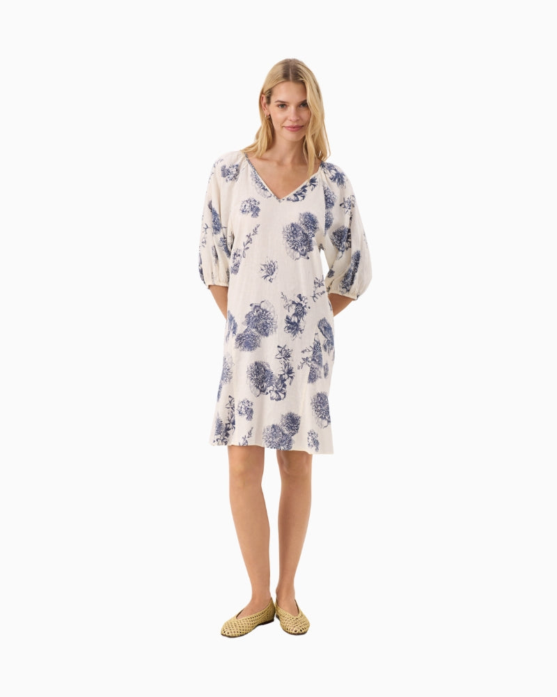 Full length view of model wearing Part Two floral blue dress with half sleeves