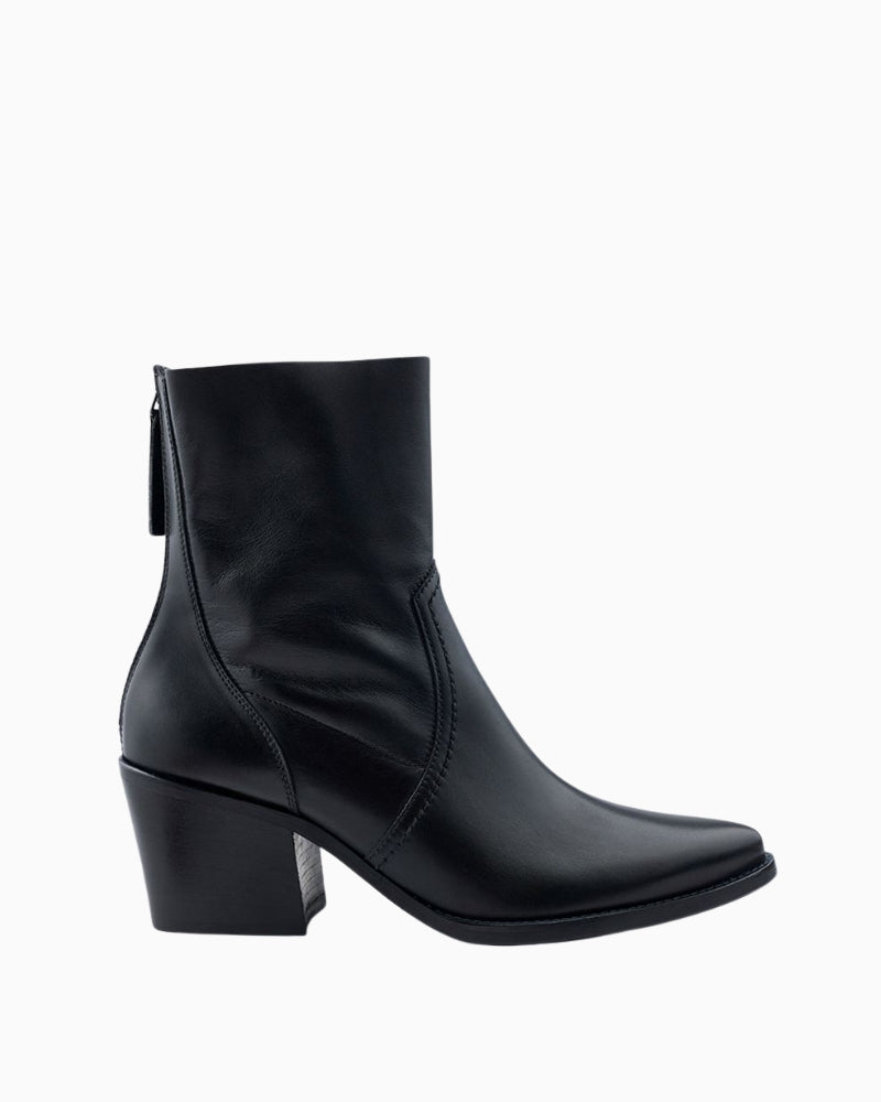Paul Green black leather ankle boots front view – Áines Boutique