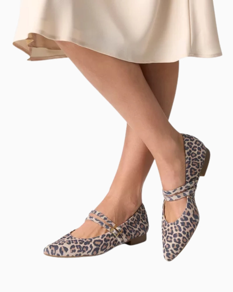 Paul Green ballerina flats in soft velvety leather with pointed toe and strap