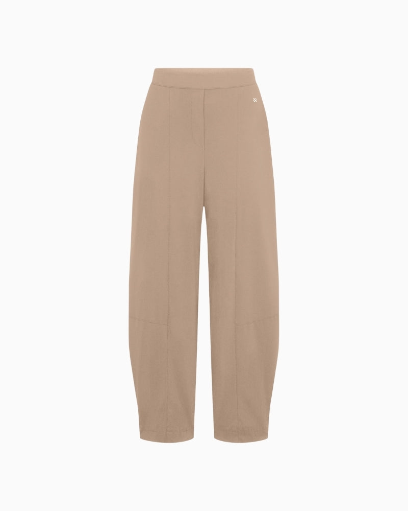 Raffaello Rossi Hale 7/8 trousers, front view showing O-shape leg – Áines Boutique