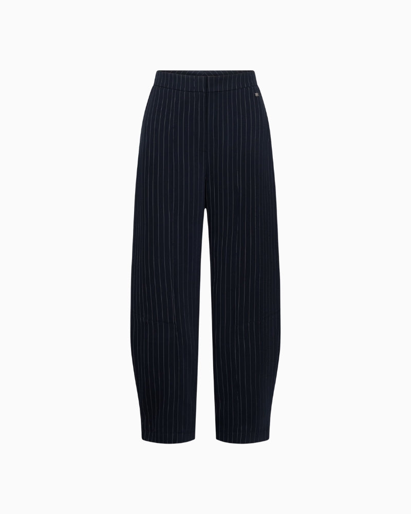 Raffaello Rossi Hale 7/8 pinstripe trousers front view woman wearing – Áines Boutique