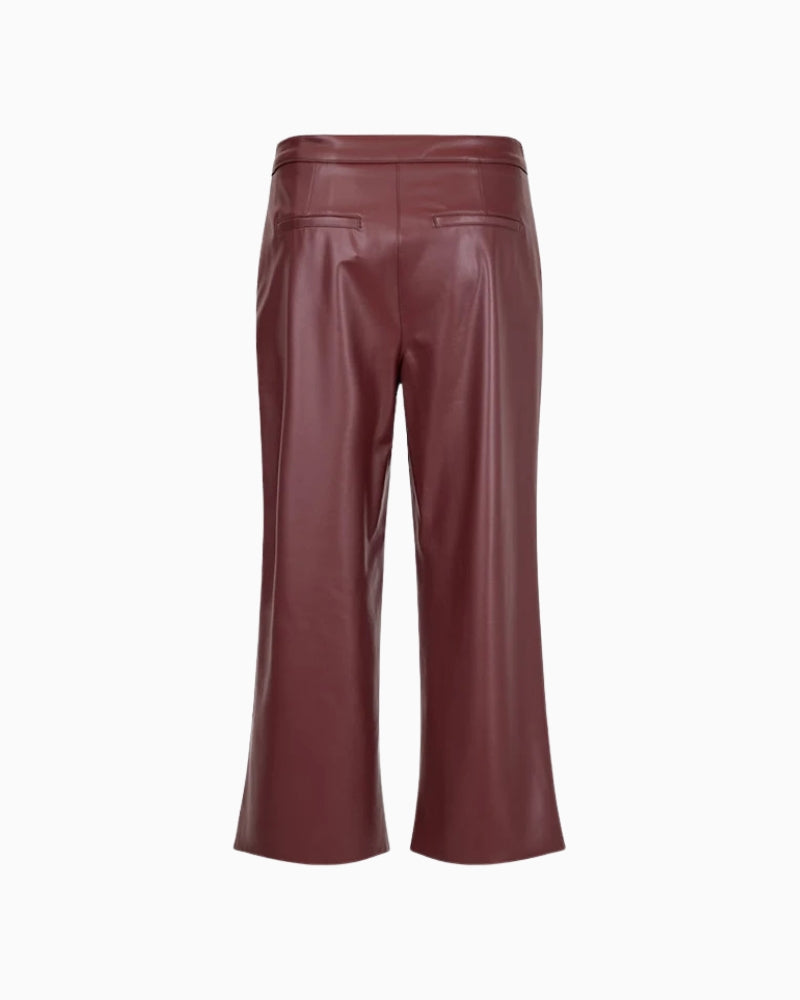 Robell Cloe Faux Leather Cropped Trousers in Burgundy leatherette fabric detail