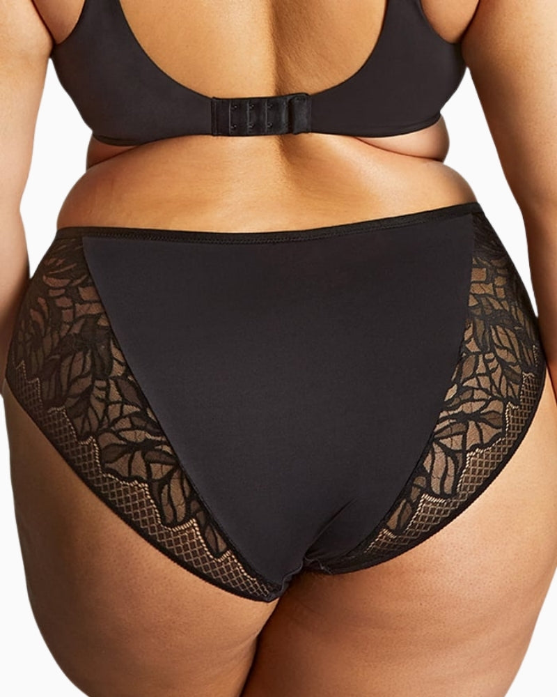 Close-up of lace pattern and cotton gusset on Sophia deep brief