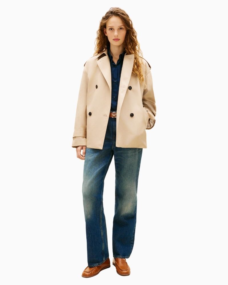 Woman wearing Tommy Hilfiger cotton short trench front view – Áines Boutique