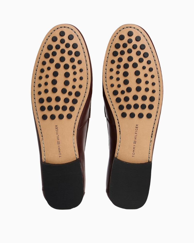 Tommy Hilfiger leather loafers back view – Áines Boutique