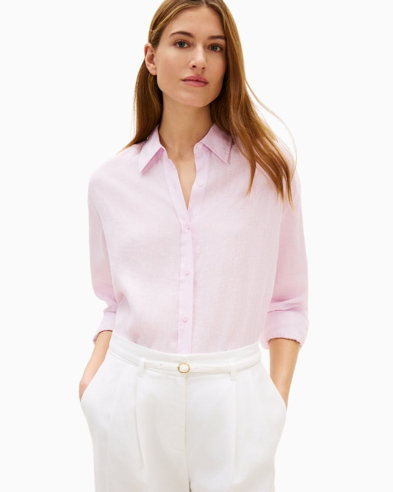 Woman wearing Tommy Hilfiger linen round hem shirt front view – Áines Boutique