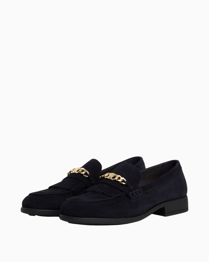 Classic loafer silhouette with rounded toe