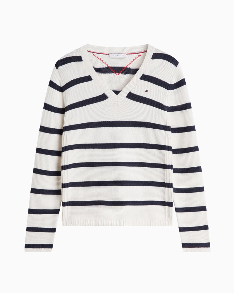 Tommy Hilfiger Cotton Links Links V-Neck Jumper in Ivory/Navy cotton knit texture close-up