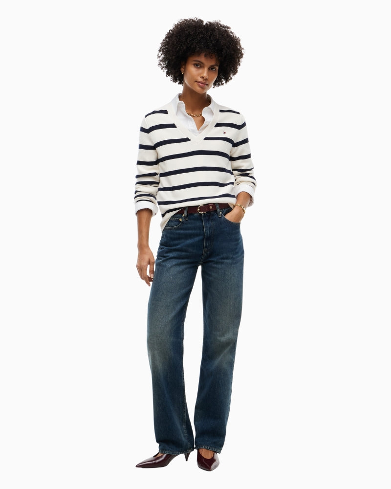 Tommy Hilfiger Cotton Links Links V-Neck Jumper in Ivory/Navy styled view