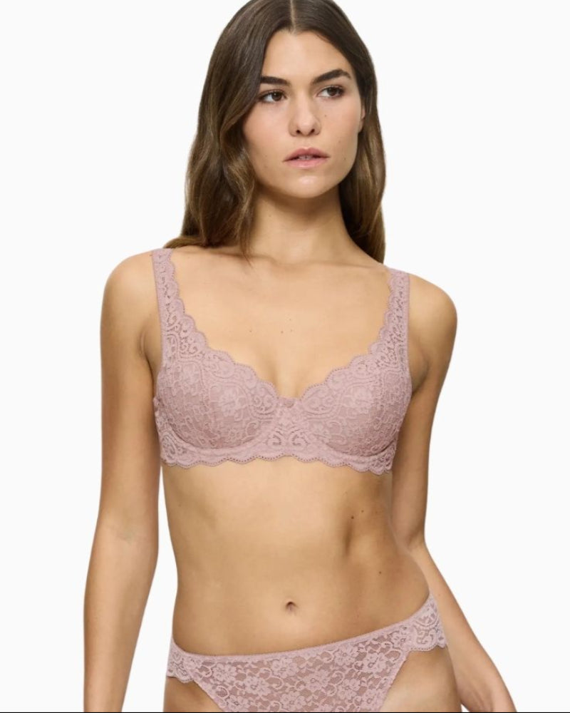 Front view of Triumph mauve rose lace bra showing rose detail on cradle