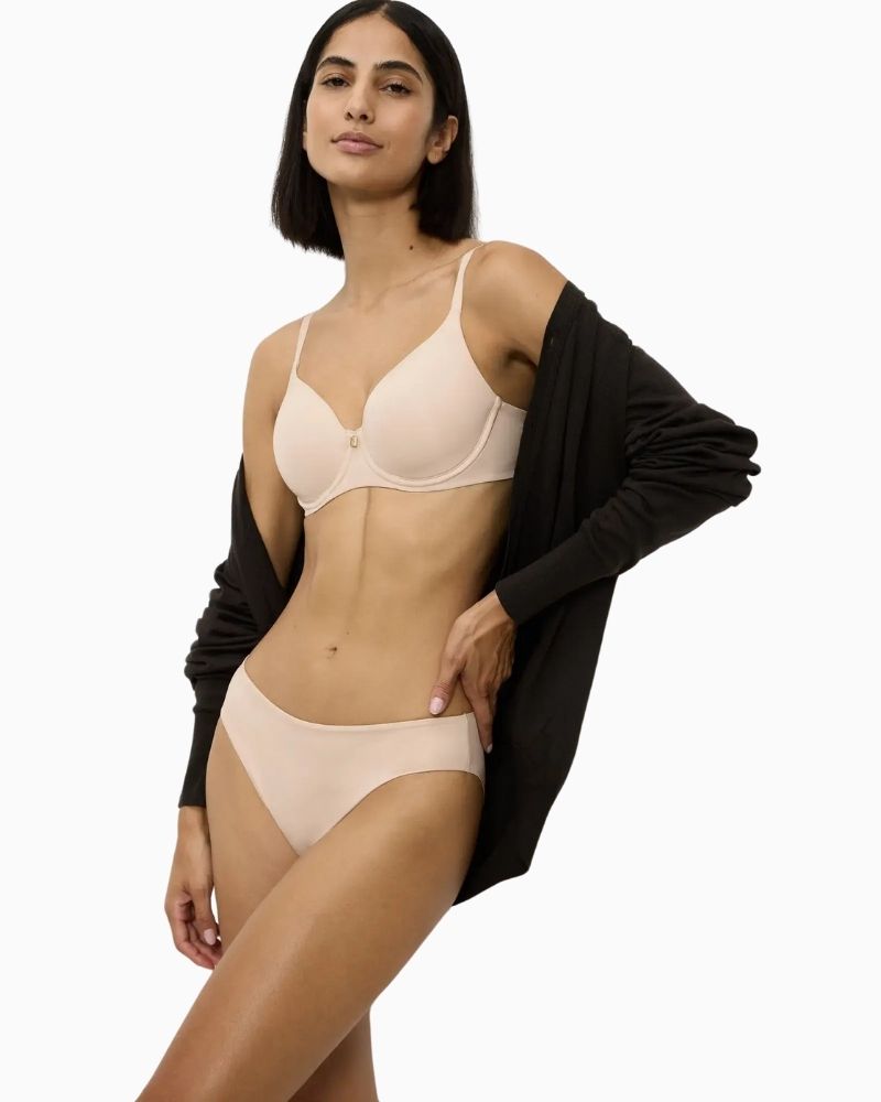 Side view of Triumph spacer bra highlighting invisible seams