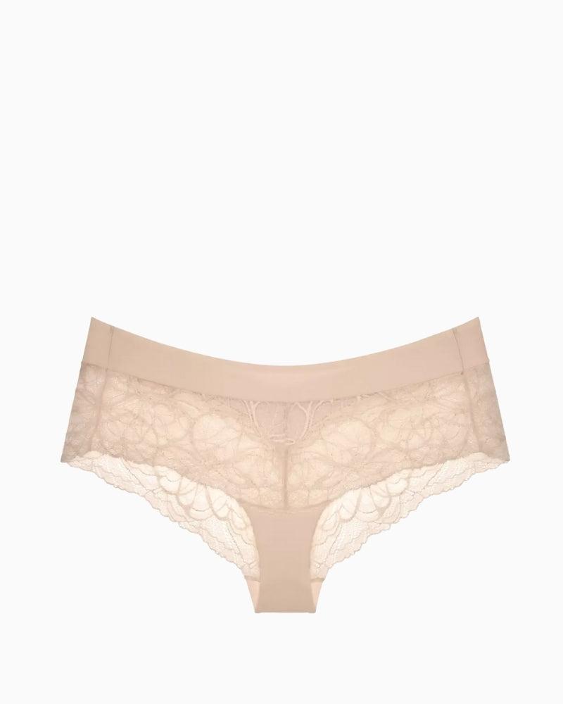 Front view of Triumph Illusion Lace short knickers with lace detail