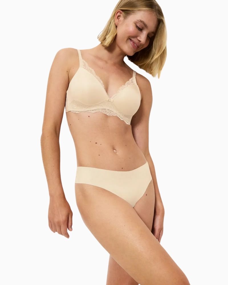 Triumph Pretty Micro brief in creamy dream with clean-cut edges