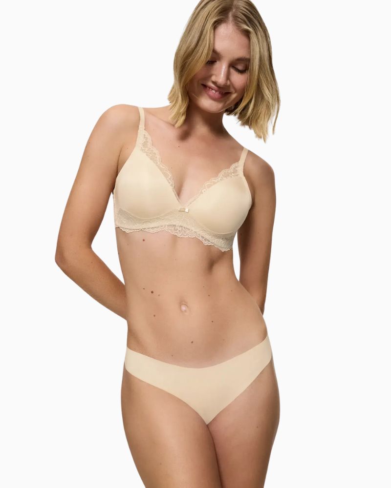 Triumph Pretty Micro string brief in creamy dream with clean-cut edges