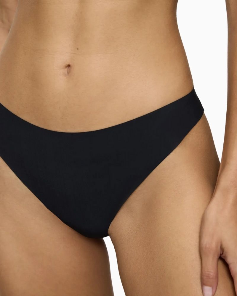 Side view of Triumph Illusion bra highlighting flexible 3D wire