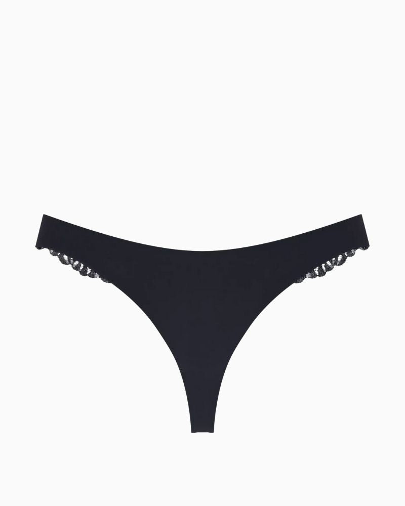 Front view of Triumph padded comfort wire bra showing seamless neckline