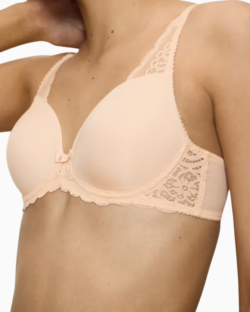 Triumph Amourette Spotlight Padded Bra in nude lace detail