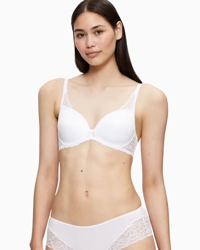 Triumph Amourette Spotlight Padded Bra in white front view