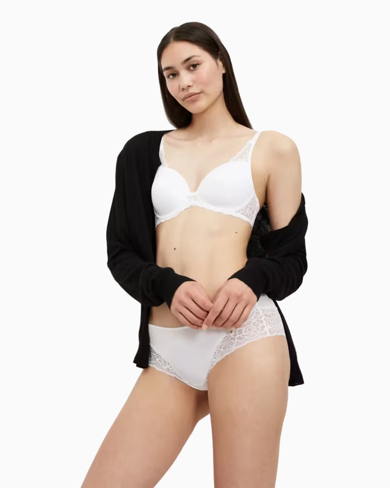 Triumph Amourette Spotlight Padded Bra in white side view