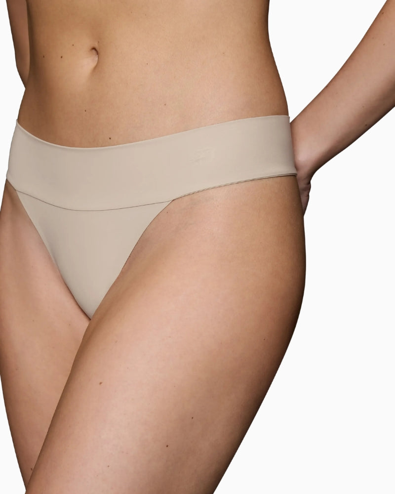 Triumph Body Make-Up Illusion String EX in nude fabric detail