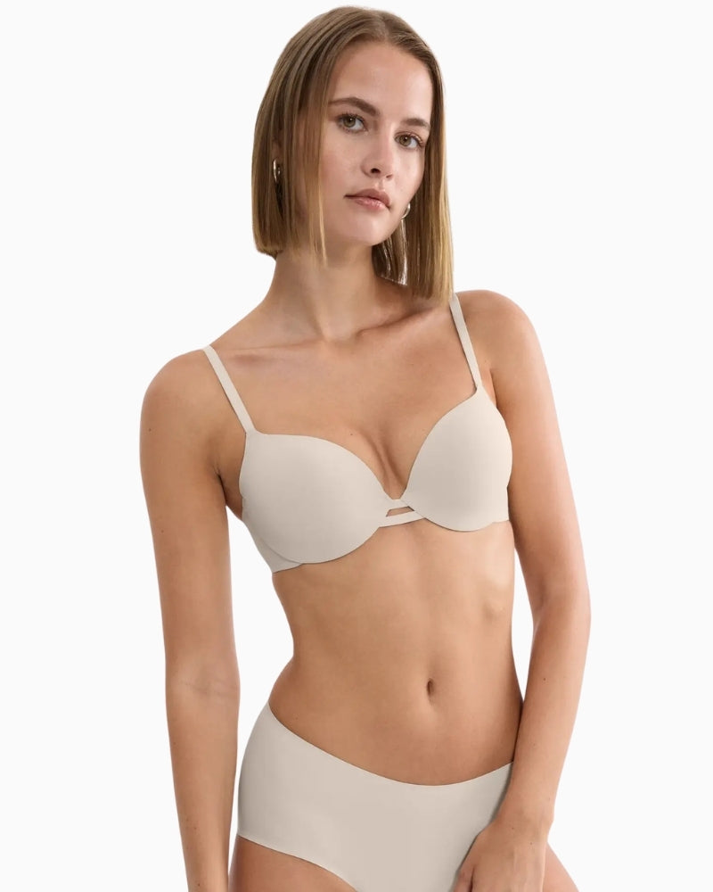 Triumph Body Make-Up Illusion wired bra nude beige worn full view