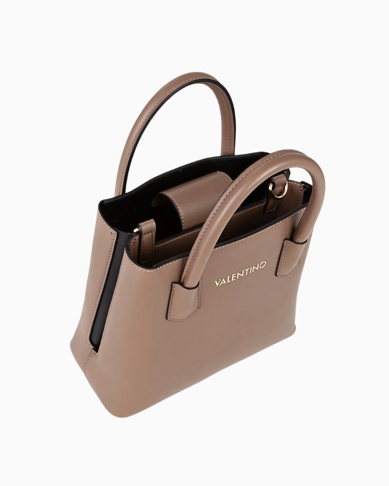 Interior view with multiple compartments for organisation