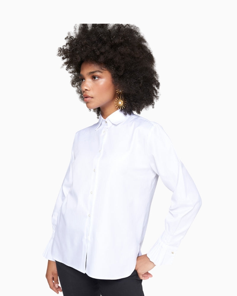 White cotton herringbone shirt by Vilagallo with pleated cuffs and gold button