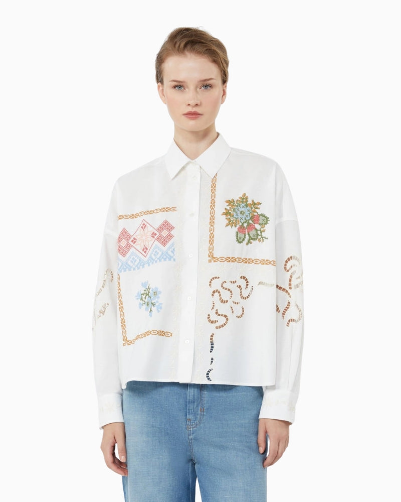 Woman wearing Weekend embroidered cotton poplin cropped shirt, front view – Áines Boutique