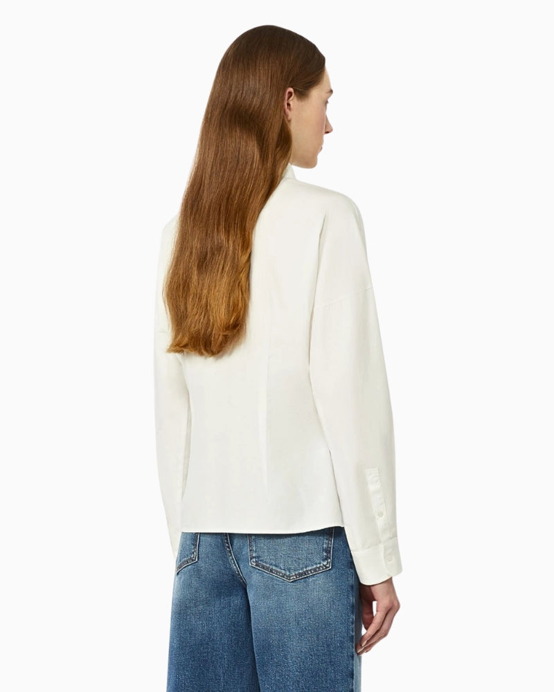 Woman wearing Weekend Max Mara cotton Oxford shirt white, back view – Áines Boutique