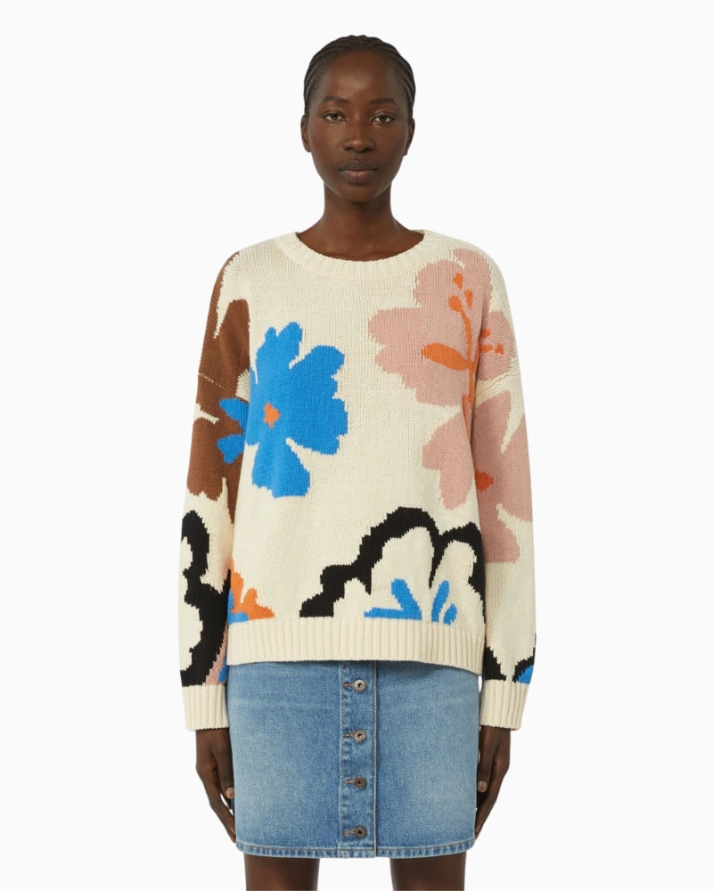 Woman wearing Weekend Max Mara patterned cotton knit multicolour, front view – Áines Boutique
