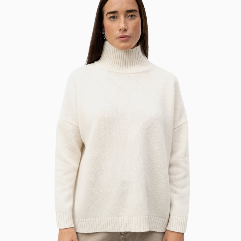 Weekend Max Mara Wool Turtleneck Jumper in Ivory sleeve and cuff detail