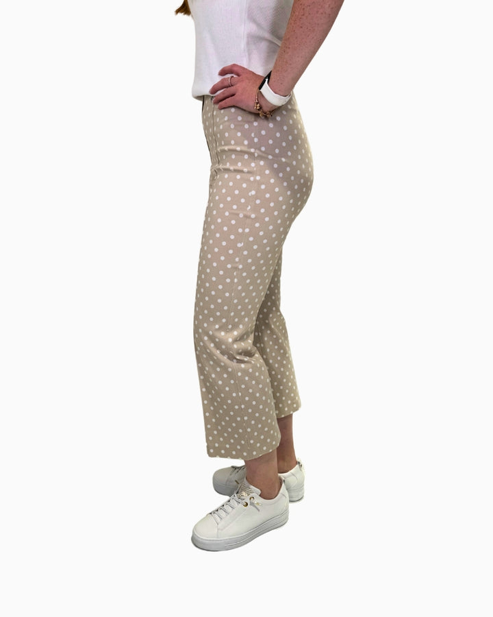 Side view of Robell Joella 09 beige polka‑dot cropped trousers, highlighting ankle‑length cut and relaxed slim fit