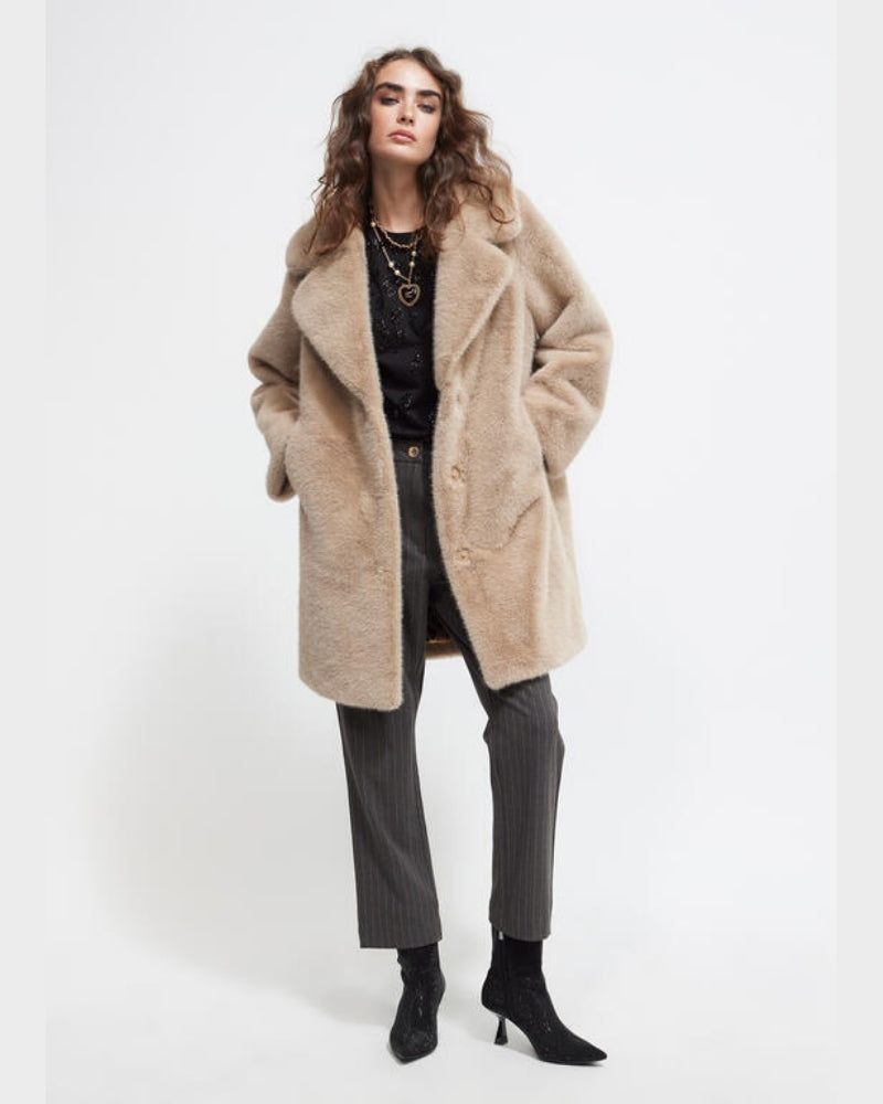 Lola Casademunt - Faux Fur Coat