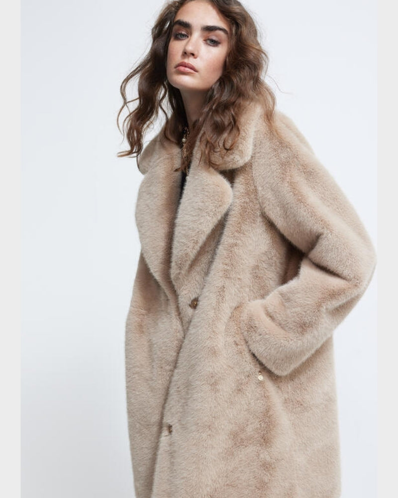 Lola Casademunt - Faux Fur Coat