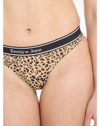 Tommy Hilfiger - Thong in Leopard - Close View