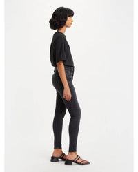 Levi's - High Rise Straight Jeans in Black - Side View