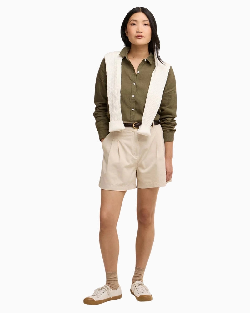 Barbour Fern pleated shorts beige, woman wearing front view – Áines Boutique